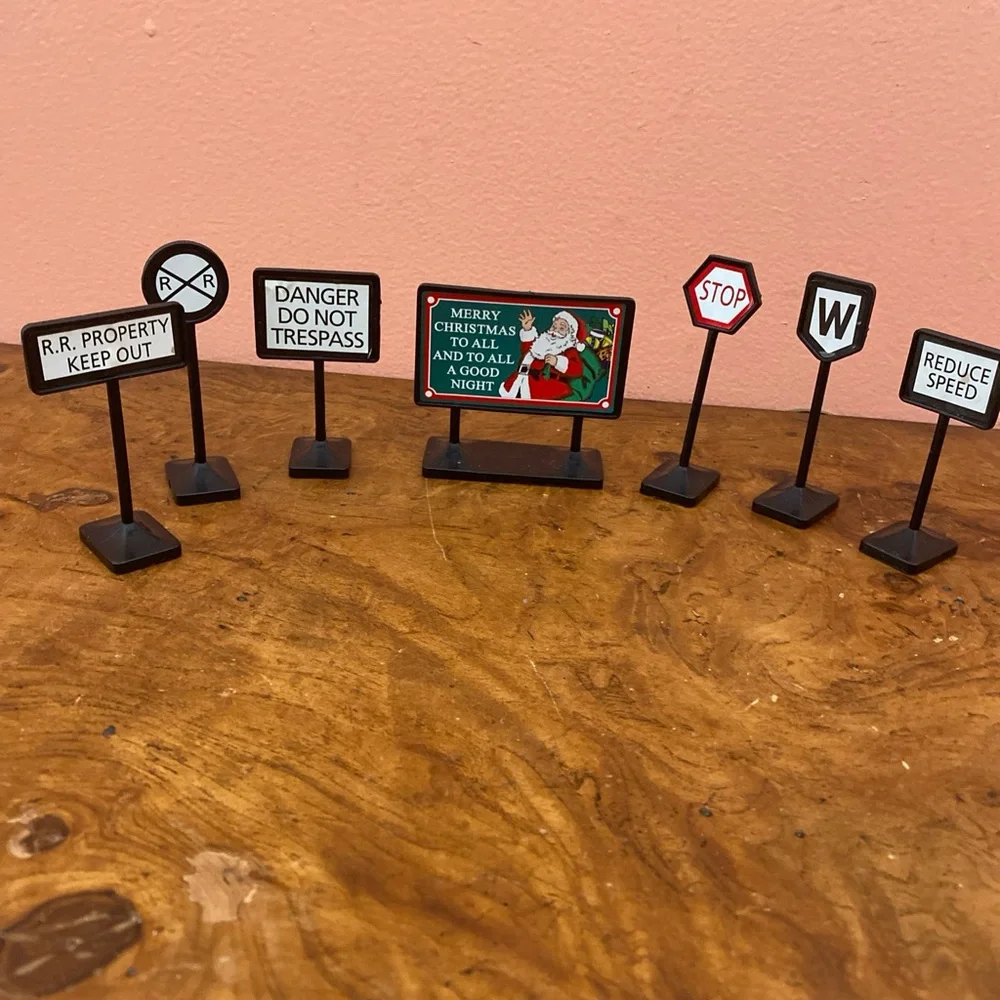 Eztec 37189 North Pole Express Christmas Train Replacement 7 Road Signs - Picture 2 of 13